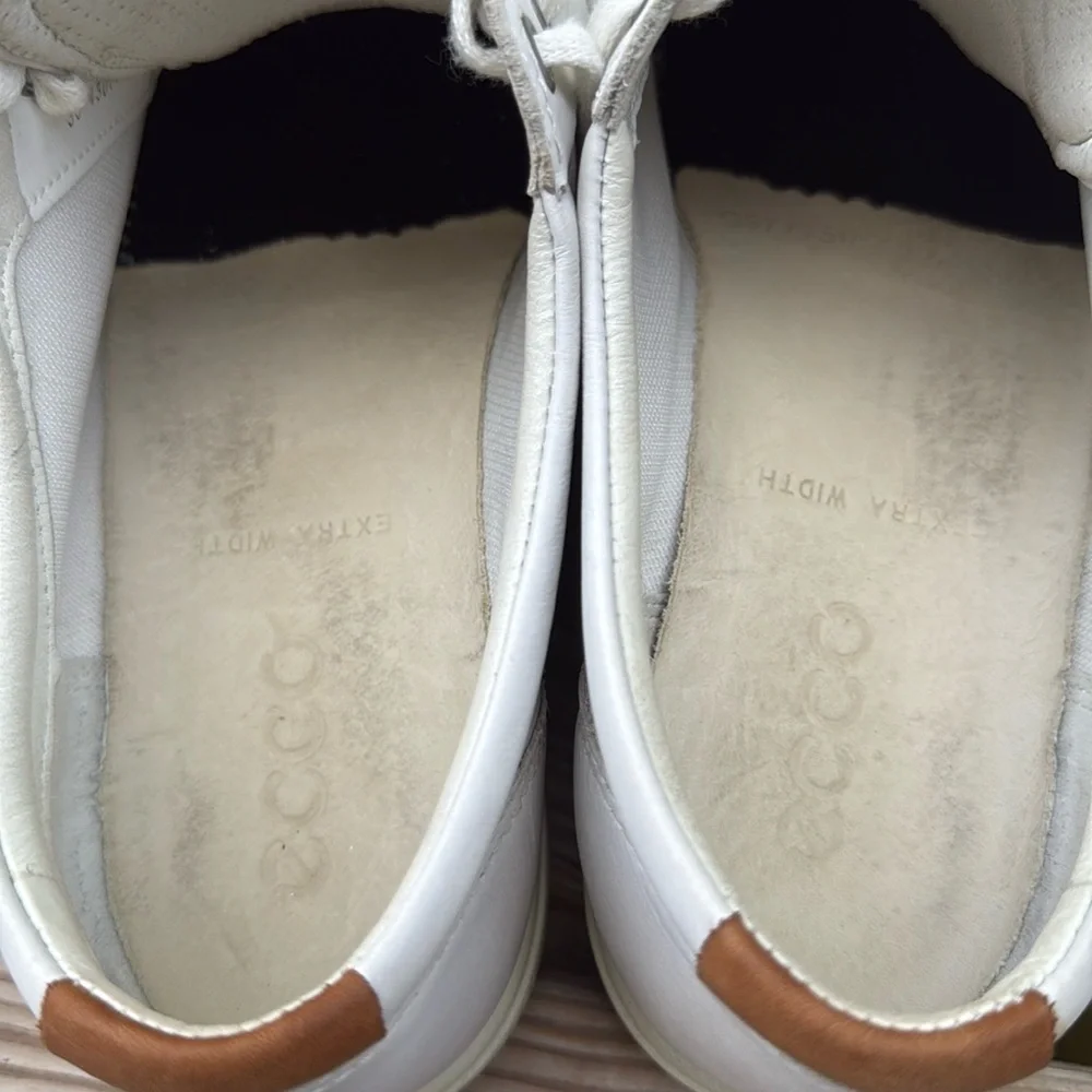 Ecco Soft 7 Size 38 White Sneakers Classic Low-Top Design